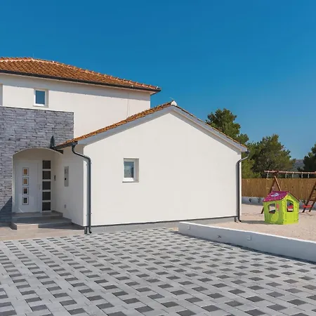 Pet Friendly In With Wifi Holiday home Sibenik