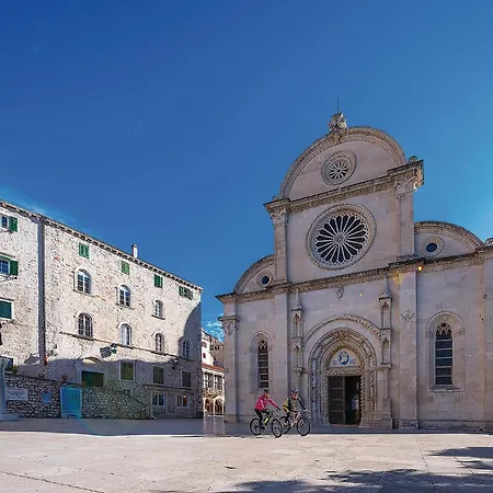 Gorgeous In Nyaraló Šibenik