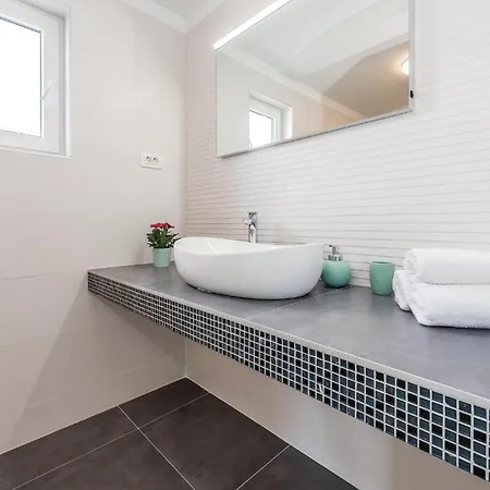 Awesome In With Wifi * Sibenik