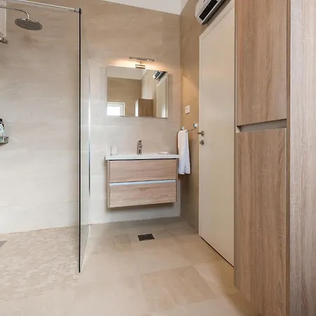 Holiday home Pet Friendly In With Wifi Sibenik