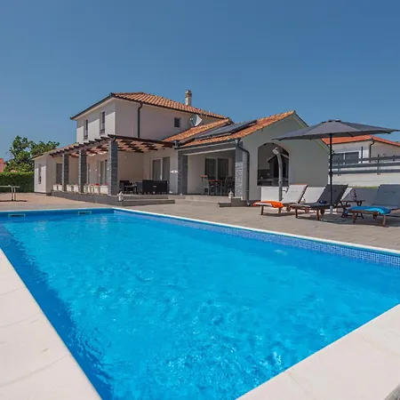 Awesome In With Wifi Vikendica *